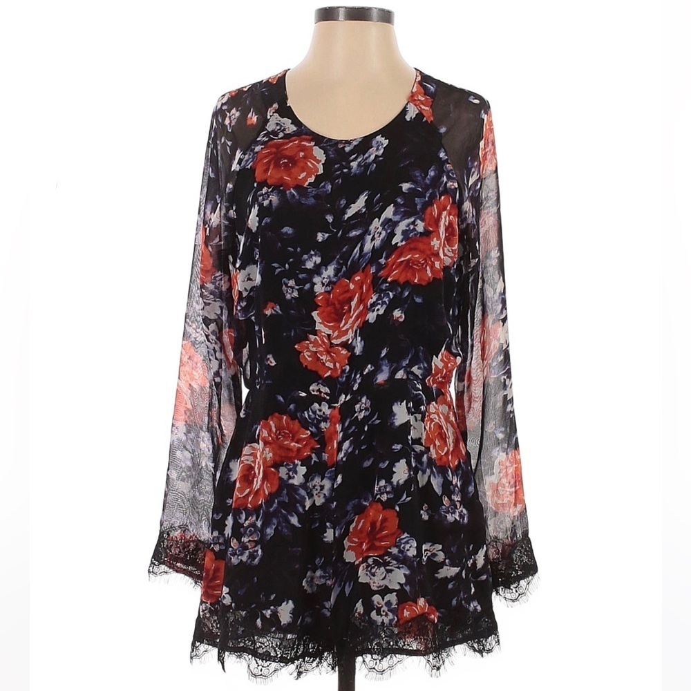 Love Sadie Floral Romper Size Medium